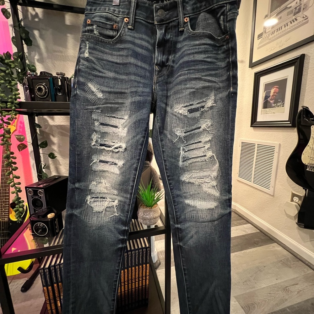 American Eagle Outfitters Distressed Blue Jeans